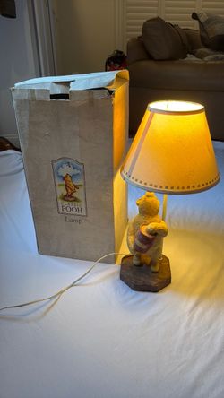 Classic Pooh Figurine Table Lamp
