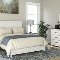 Gerridan White-Gray Panel Bedroom Set

