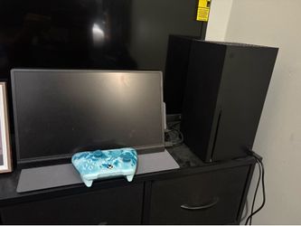 Xbox series X 1tb and monitor KYY 60hz 2 controllers