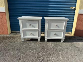 WHITE 2-DRAWER NIGHTSTANDS – SET OF 2 – EXCELLENT CONDITION