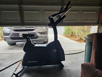 Life Fitness C1 Exercise Bike
