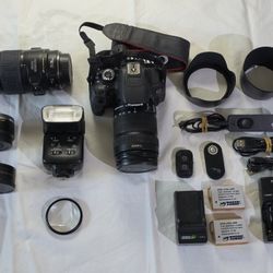 Canon Camera Set With Accessories 