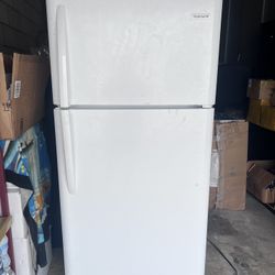 30 in. 18.3 cu. ft. Top Freezer Refrigerator, Garage Ready