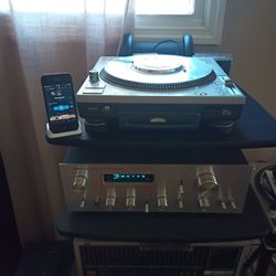 Complete Stereo System With Vinyls Turntable Amp Desk Tuner 