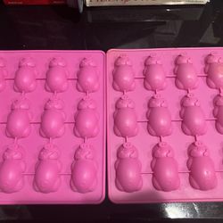 Piggy Pop Silicone Baking Pans (Set of 2) – Good Condition, Super Bowl Ready!