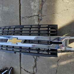 Chevy Silverado 1500 grille oem