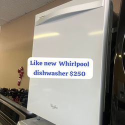 Like New Whirlpool dishwasher 