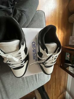 Off white size 9.5 PRICE NEGOTIABLE ‼️