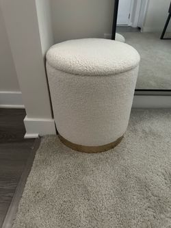 Round Boucle Ottoman with Gold Base