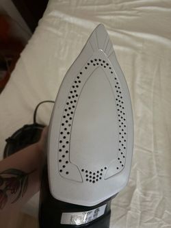 Cordless iron