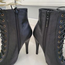 New Black Women's Boots Size 6