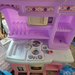 Play Kitchen 