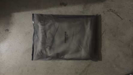 ESSENTIALS F.O.G. DARK OATMEAL SHORTS (M)