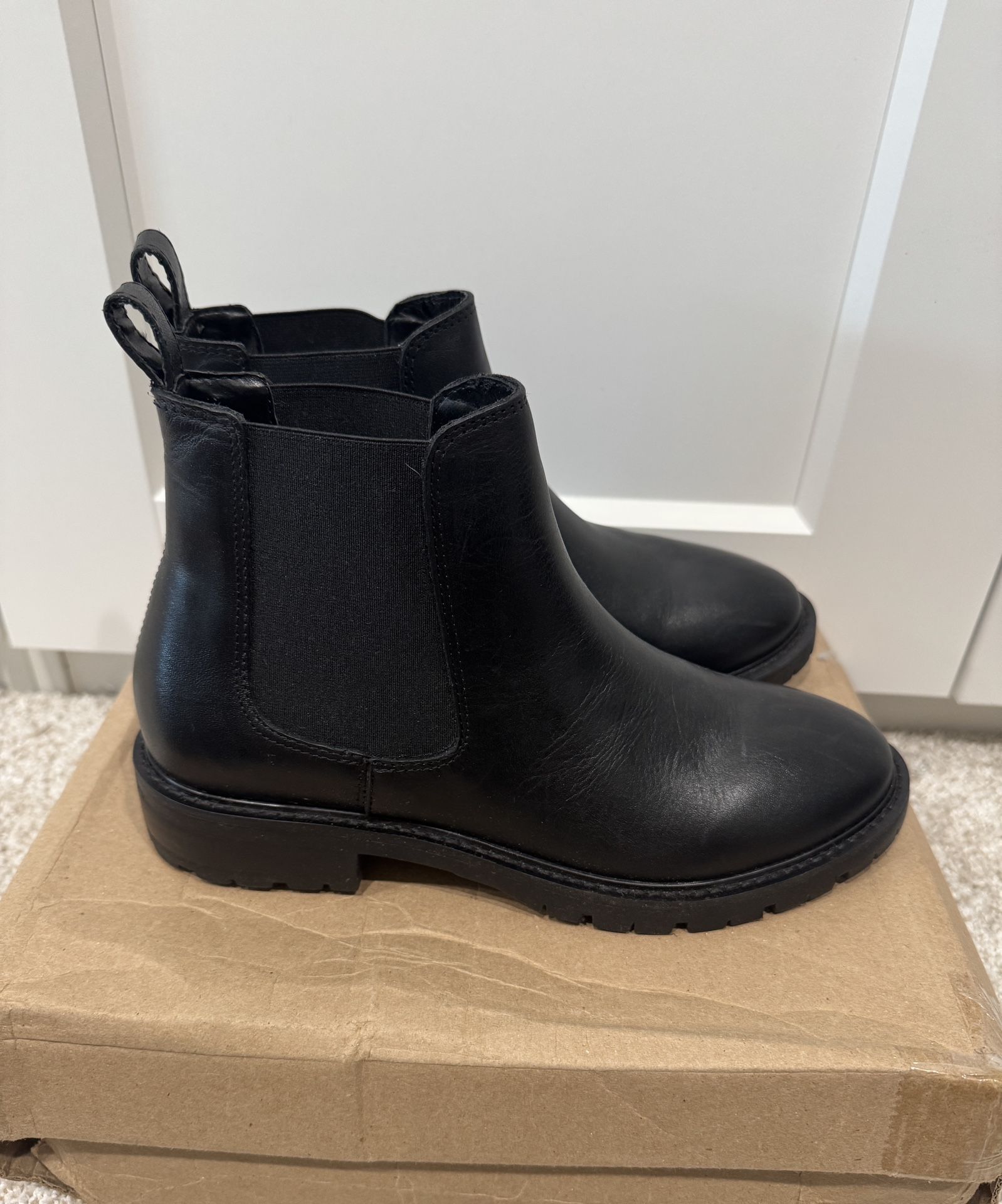 NIB Steve Madden Leopold Black Leather Chelsea Boots for Women, Size 7.5