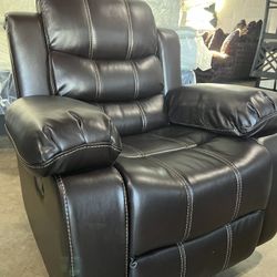 New 💺 Ultimate Living Room Comfort – Firm, Cozy Recliner Sofa & Affordable! $0 Down • $33 Payments!