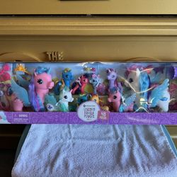 Brand New Members Mark Unicorn Family Playset 48 Pieces Never Opened