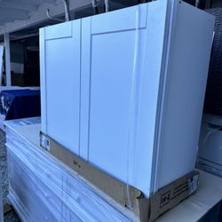 Hi very one i have thiis cabinet on sale for only $200 retail price is $400 dls plus tax  we take cash or Zelle please ask for directions we locate in