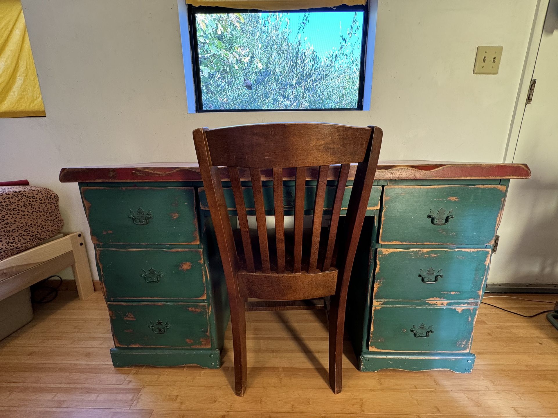 Green & Red Shabby Chic Desk