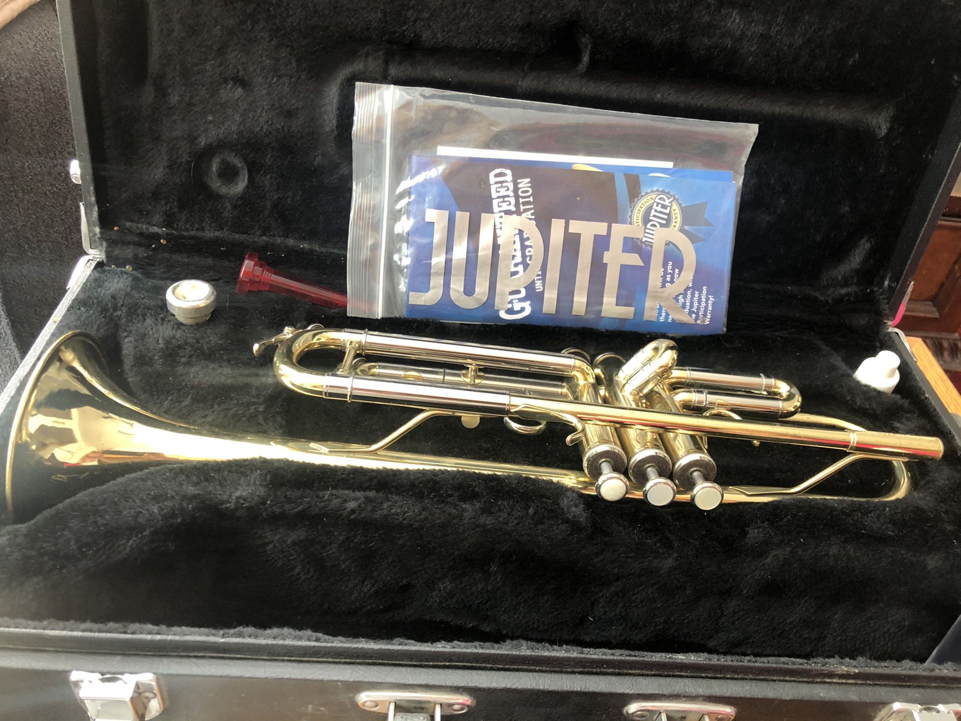 Jupiter JTR-600ML trumpet with case