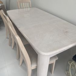 Dining set with 4 chairs (FREE)