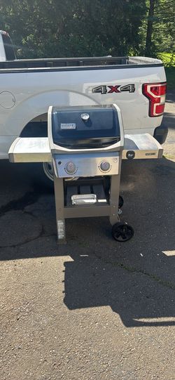 Weber spirit 2 $250 w full tank and cover