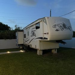 RV Tráiler.  (contact info removed)