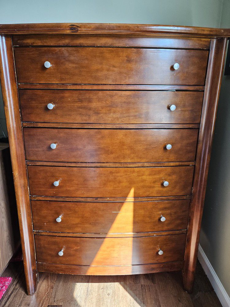 Chest of 6 Drawers/ Dresser Wood  $30