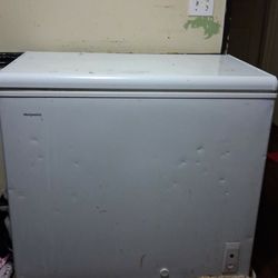 Deep chest freezer
