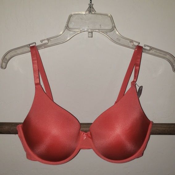 Secret Treasures Intimates Orange Wired Bra Size 38D NWT for Sale in Willow  Springs, CA - OfferUp