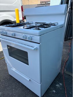 Natural gas 30” Frigidaire stove