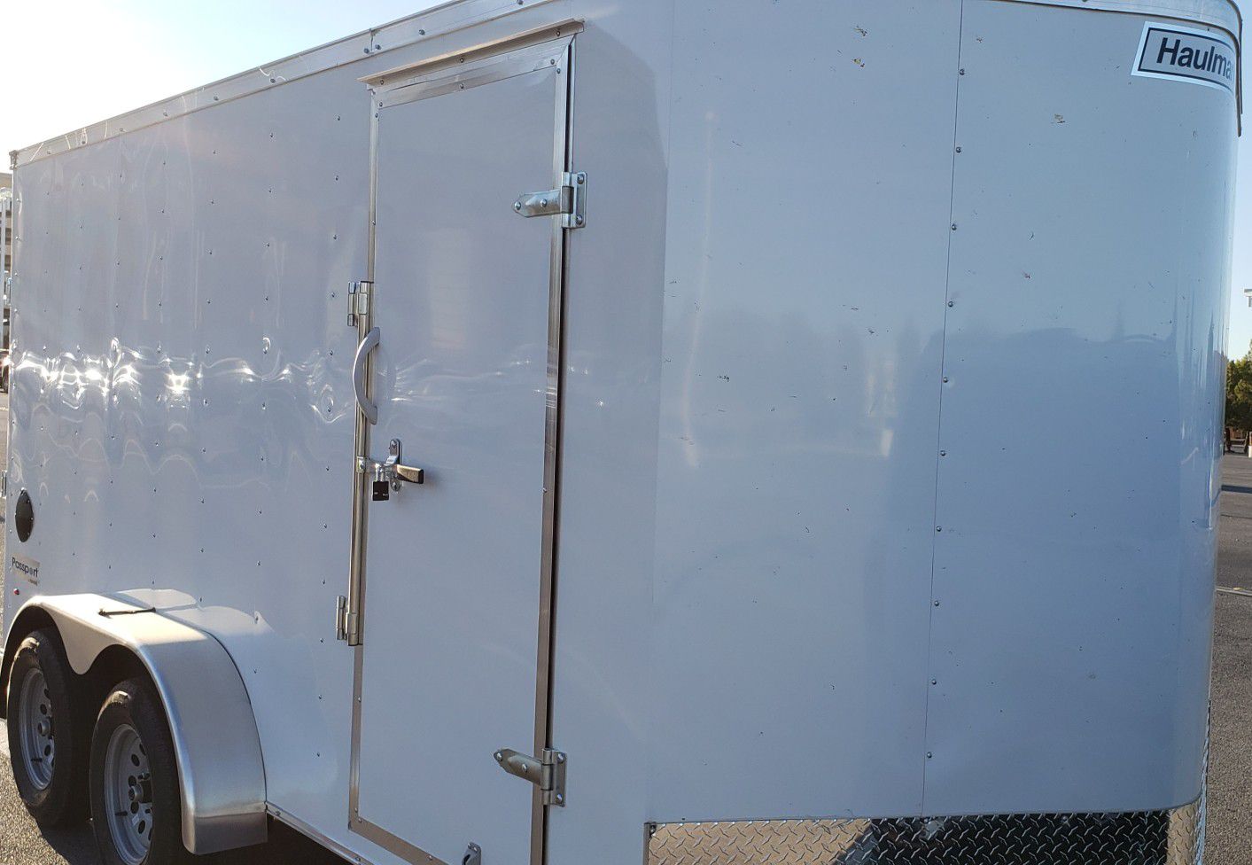 2021 14 x 7 enclosed cargo trailer rear ramp side door breaks