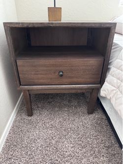 2 Night stands