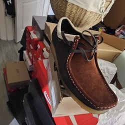 Clark's Wallabee Size 8