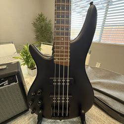 LEFT BASS Ibanez Sr300