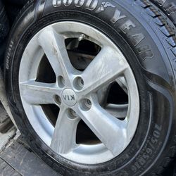 4- GOOD YEAR ASSURANCE RADIAL 