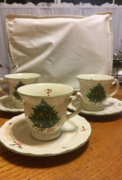Collectors holiday tea cup set (3)