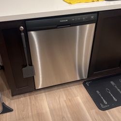 Frigidaire Dishwasher 