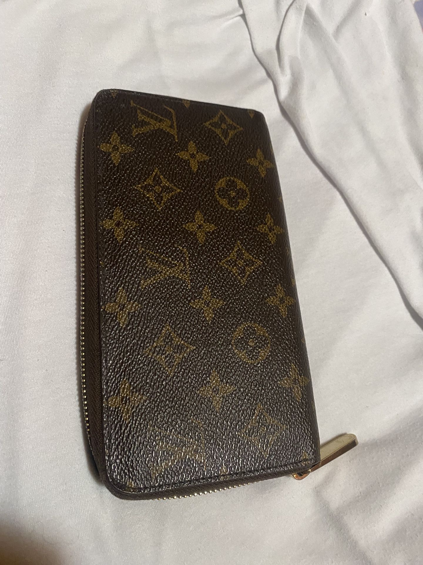 Louis Vuitton Zippy Wallet
