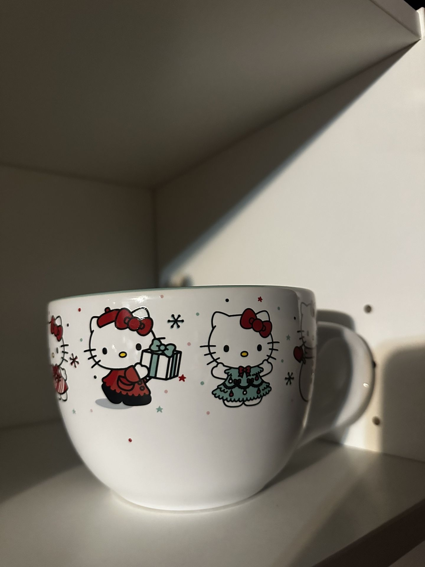 Hello Kitty Christmas mug