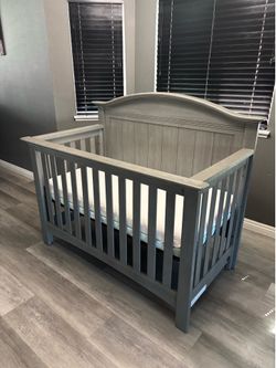Soho Baby Chandler 4 in 1 Convertible Crib - Graphite Gray