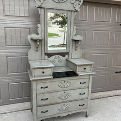 VINTAGE FURNITURE 