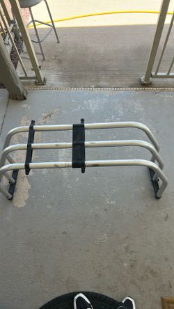 Aluminum truck bed extender for a 2006 gmc canyon