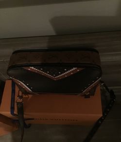 Louis Vuitton limited edition purse. PO. METIS MM BR.MNG for Sale in Long  Beach, CA - OfferUp