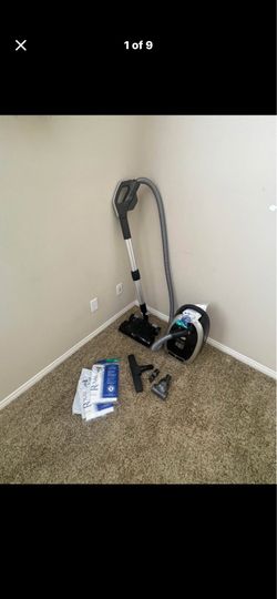 ROYAL LEXON S20 VACUUM CLEANER - POWER HEAD HOSE CANISTER VACUUM - PREMIUM CLEANER $80.00  RETAILS FOR 245.00