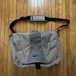 VTG Y2K Nike Crossbody V1.4 Messenger Bag Sac Laptop Travel Sports Case