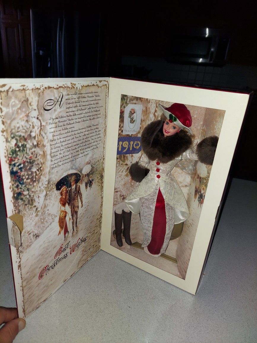 VINTAGE HALLMARK SPECIAL EDITION HOLIDAY MEMORIES BARBIE NEW IN BOX