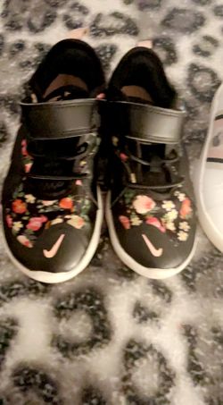 Girls Nikes 