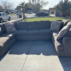 Large Sectional Couch  Very Nice. Like New. 