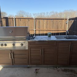Built-In Outdoor Kitchen Grill w/ Cabinets & Sink – Stainless Steel (As-Is)$2000 OBO