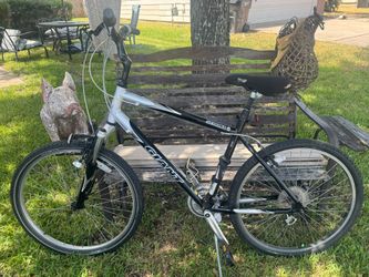 GIANT SEDONA MOUNTAIN BIKE 26”